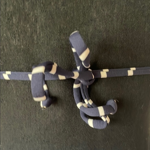 🌞🕶️👙J. Crew White and Blue Striped Bikini Top in Size S🌞🕶️👙 - Picture 5 of 8